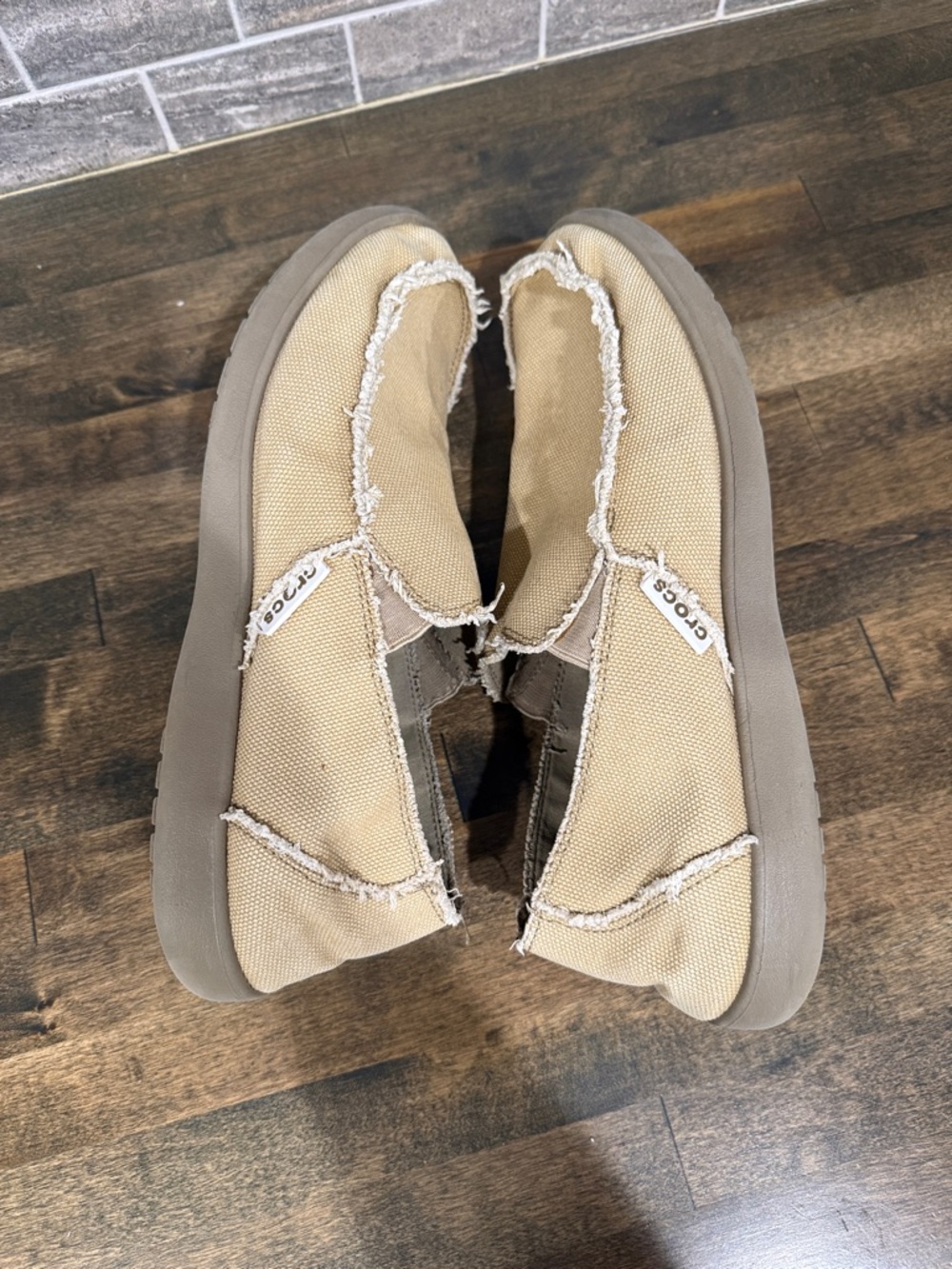 Crocs Santa Cruz Mens Loafers Tan Size 12 READ DESCRIOTION - Picture 10 of 11